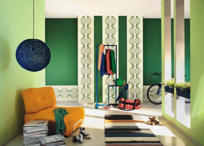 Стильный дизайн интерьера гостиной в зеленом цвете. Обои фирмы Rasch. Коллекция Chorus Line 2014