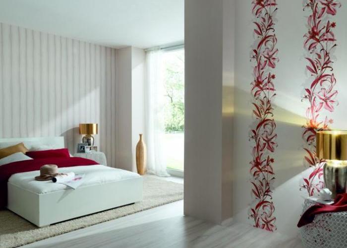 Дизайн интерьера уютной светлой спальни с красными вставками. Обои P+S. Коллекция Sinfonia 