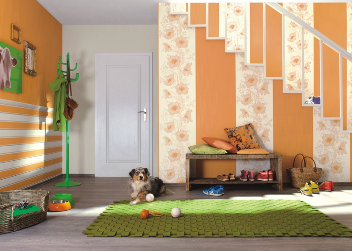 Дизайн стильной просторной гостиной в оранжевом цвете. Обои Rasch. Коллекция Personal Affairs 2014