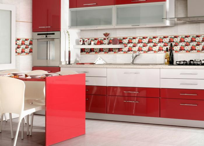 Дизайн интерьера кухни в красном цвете. Плитка Atem. Коллекция Deli
